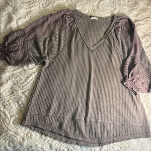 in loom V-Neck top in Taupe brown sz L